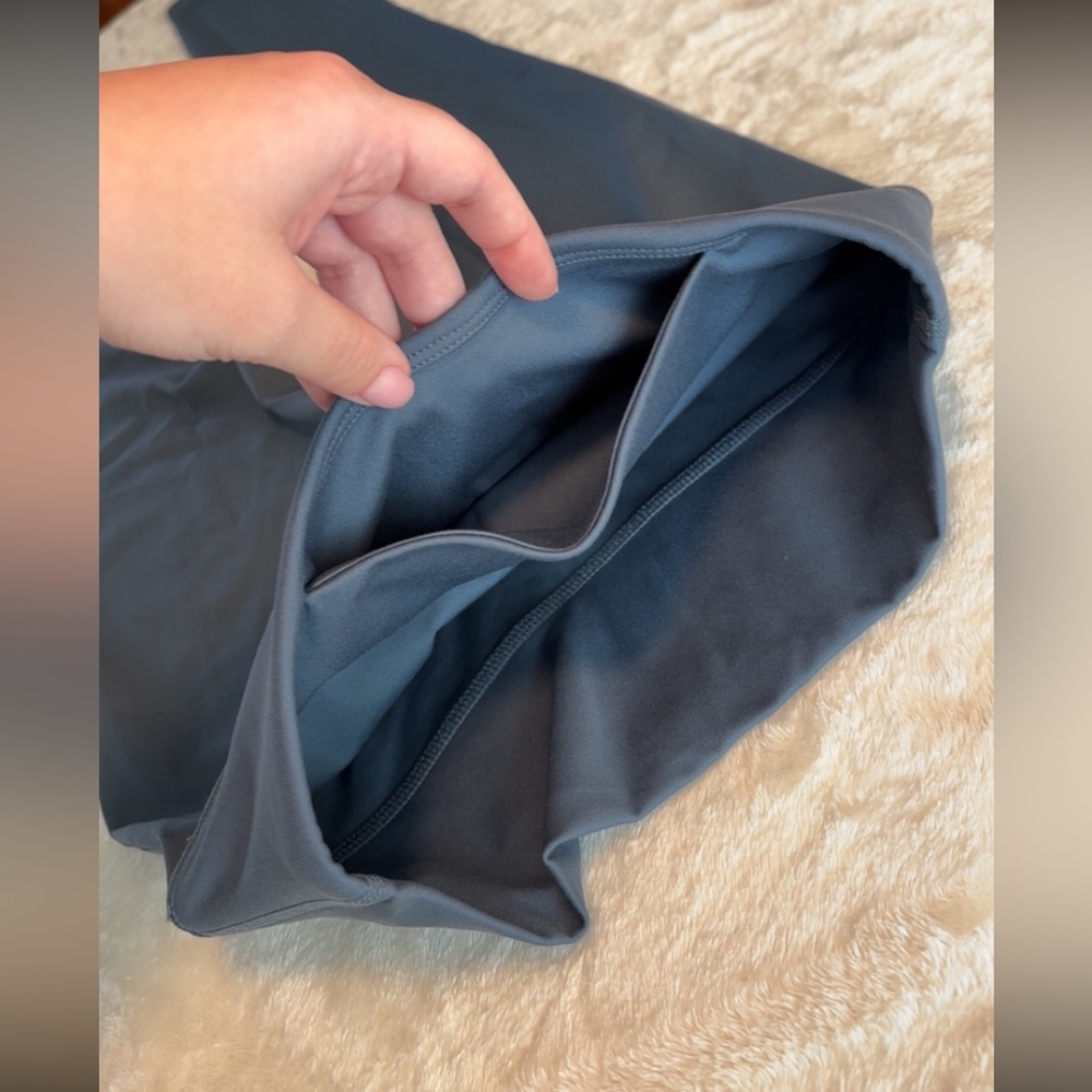 NWOT Fabletics Motion365 Leggings in Dark Blue - Picture 10 of 13